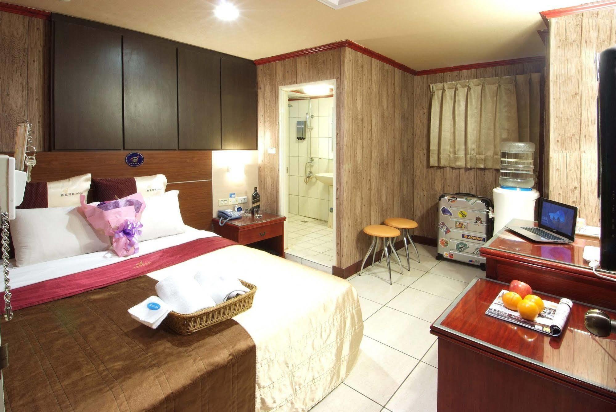 Golden Swallow Hotel Хсинчу Сити Екстериор снимка
