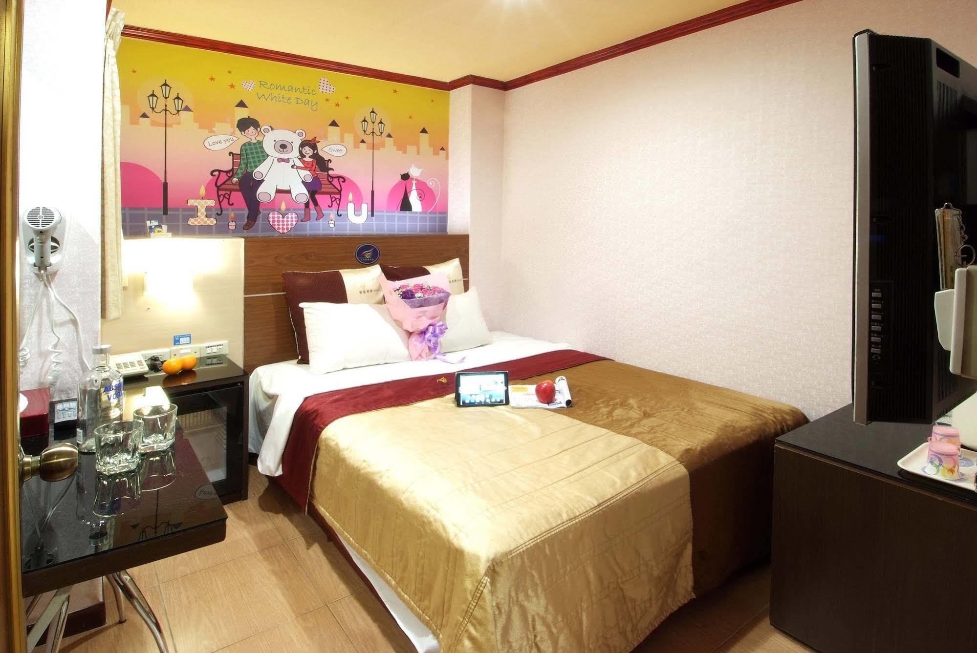 Golden Swallow Hotel Хсинчу Сити Екстериор снимка