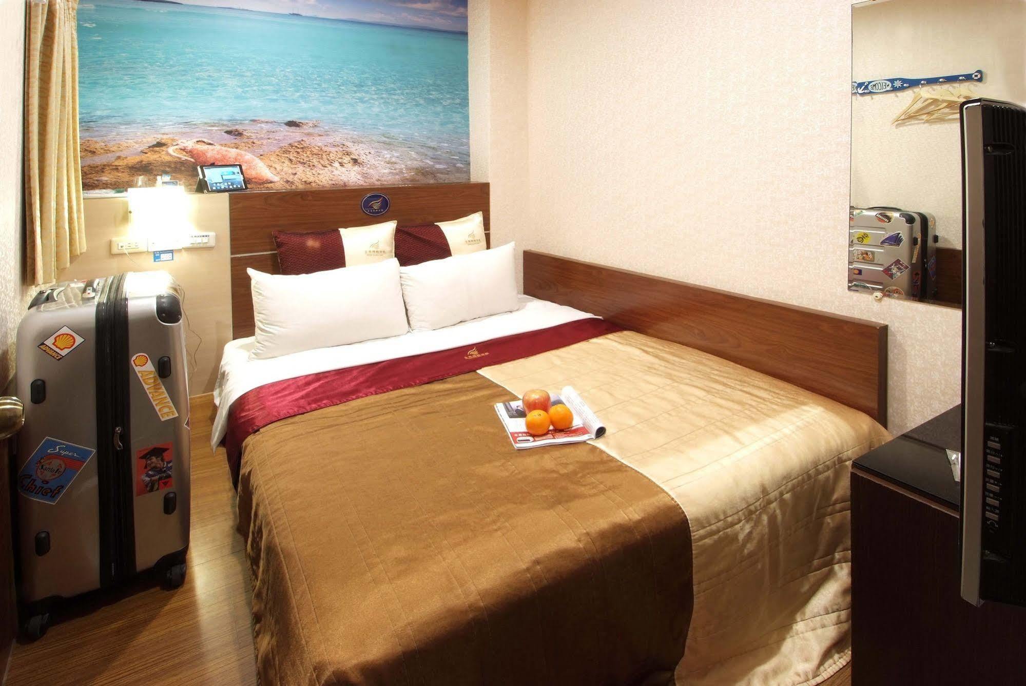 Golden Swallow Hotel Хсинчу Сити Екстериор снимка