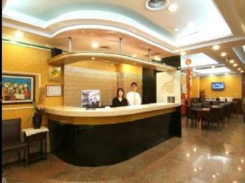 Golden Swallow Hotel Хсинчу Сити Екстериор снимка