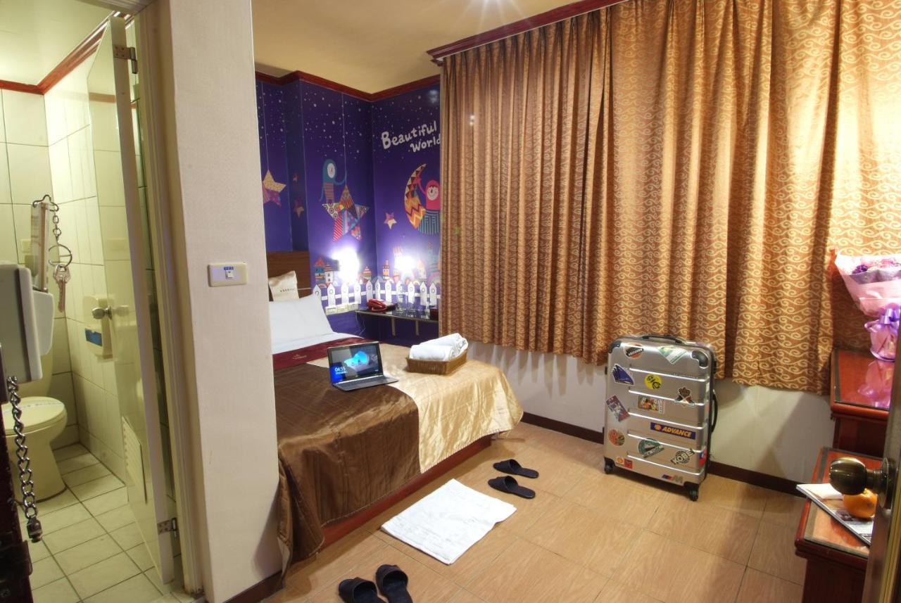 Golden Swallow Hotel Хсинчу Сити Екстериор снимка