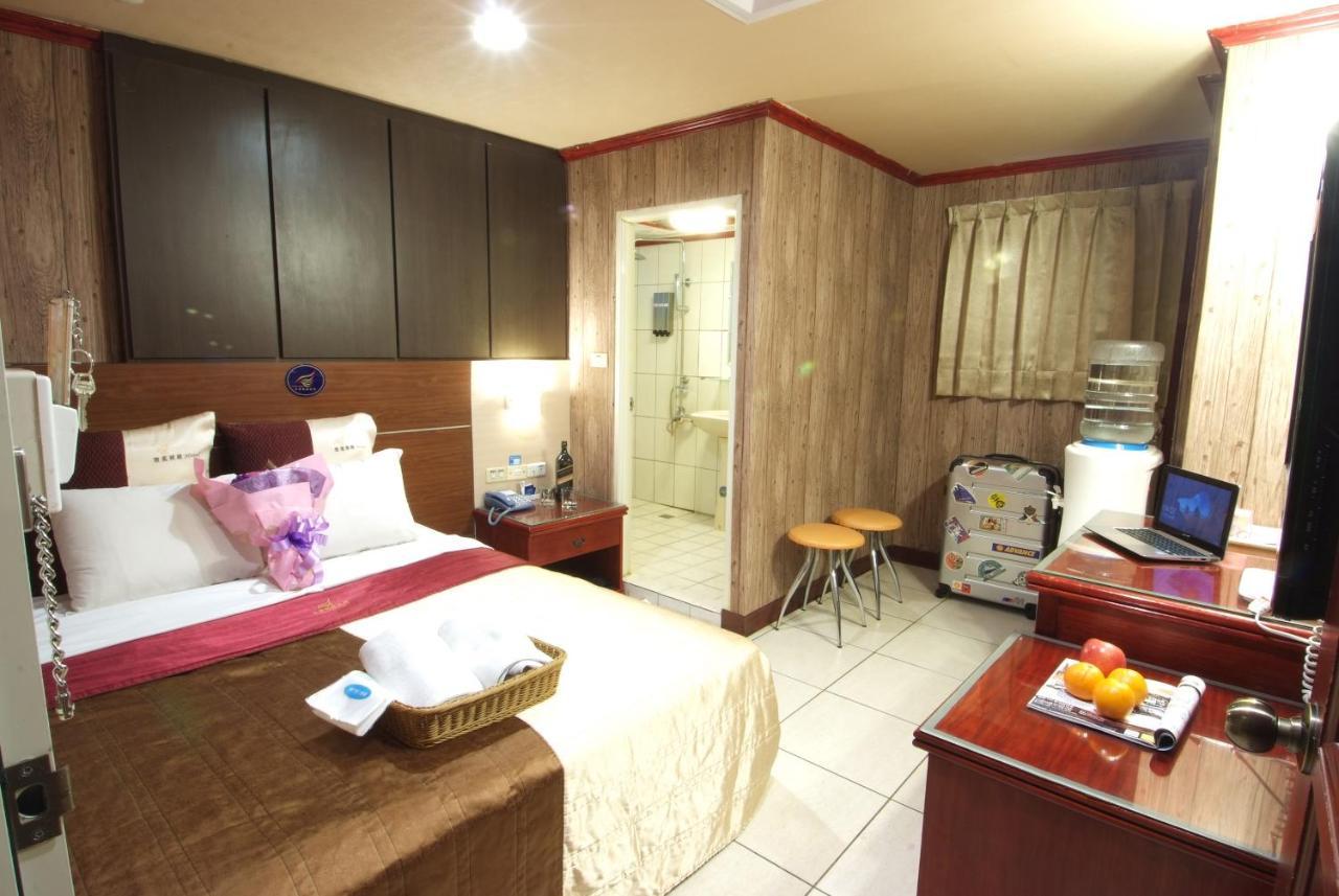 Golden Swallow Hotel Хсинчу Сити Екстериор снимка