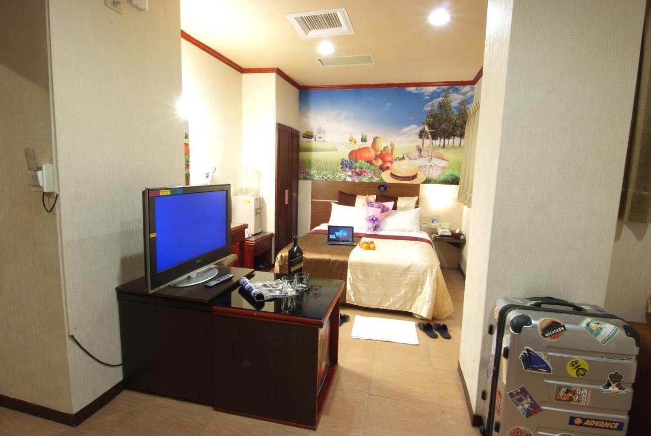 Golden Swallow Hotel Хсинчу Сити Екстериор снимка